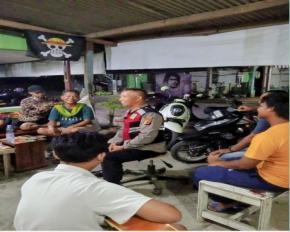 Personil Polsek Tegalwaru Patroli Malam dan Sambang Warga Ajak Jaga Kamtibmas di Cidoro
