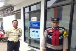 Upaya Anggota Polsek Banyusari Kunjungi Bank BRI Gempol Patroli Prekat di Siang Hari