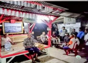 Bhabinkamtibmas Polsek Telagasari Lakukan Pembinaan Giat Siskamling di Desa Binaan