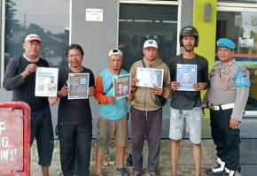 Propam Polsek Banyusari Melaksanakan Giat Sosialisasi QR Barcode ke Masyarakat