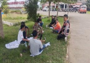 Jumat Curhat, Polisi Banyusari Dengarkan Suara Warga di Perbatasan