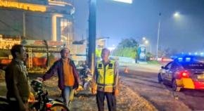 Patroli Prekat Malam, Polsek Telukjambe Barat Pastikan Jalan Interchange Bundaran Novotel Aman dan Kondusif