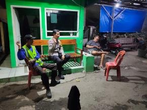 Bhabinkamtibmas Polsek Klari Patroli Dialogis bersama Warga Perumahan
