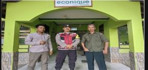 Patroli Siang Jajaran Personil Polsek Tegalwaru di Objek Wisata Monitor Curug Cigeuntis Loji