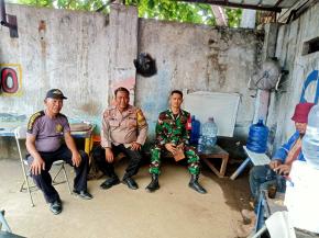 Sinergitas Babinsa TNI Bersama Bhabinkamtibmas POLRI Sambangi Warga Desa Binaan