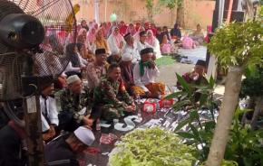 Bhabinkamtibmas Polsek Klari Hadiri Peringatan Maulid Nabi Muhammad SAW 1447 H di Desa Karanganyar