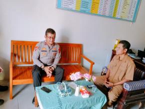Kapolsek Pakisjaya Silaturahmi Dengan Kepsek SMPN II Pakisjaya Berikan Himbauan Kamtibmas