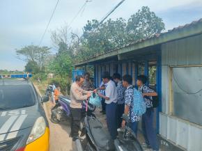 Cegah Tawuran Antar Pelajar Polsek Kotabaru Kontrol Tempat Nongkrong Pelajar Selepas Jam Belajar Usai