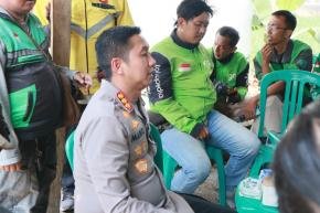 Kapolresta Karawang Resmikan Warung Ojol, Wujud Kepedulian dan Kedekatan dengan Pengemudi Ojek Online