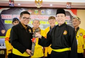 Gubernur Banten Dianugerahi Sabuk Kehormatan Sebagai Pendekar Kehormatan Oleh Pengurus Pusat Perguruan Pencak Silat Satria Muda Indonesia 