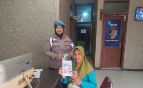 Upaya Polsek Purwasari Kembali Laksanakan Sosialisasi QR Barcode Propam Mabes Polri ke Warga Secara Masif