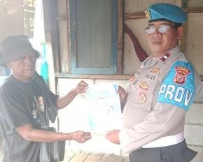 Bripka Faridil Sosialisasi QR Barcode ke Masyarakat Pengaduan Divisi Propam Polri