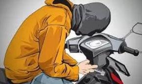 Lupa Cabut Kunci, Pencuri Motor di Cikampek Tertangkap Basah Saat Dorong Hasil Curi