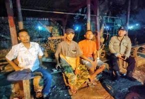 Jaga Kondusifitas Lingkungan, Bhabinkamtibmas Polsek Purwasari Intensifkan Ronda Malam Bersama Warga
