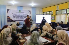 Disdikbud Kota Sukabumi Gelar Bimtek Pemanfaatan Interactive Flat Panel Untuk Guru Sekolah Dasar