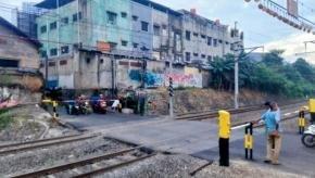 Di Balik Palang Swadaya, Warga Ampera Jaga Nyawa Sekaligus Asa