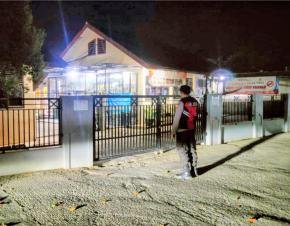 Cegah Aksi Pencurian Sekolah,Personil Polsek Tegalwaru Patroli Malam Monitor SMP PGRI Loji
