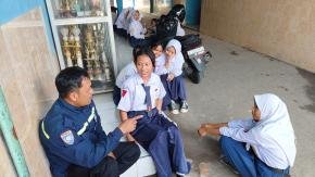 Bhabinkamtibmas Polsek Klari Sosialisasikan Bahaya Bullying di Sekolah