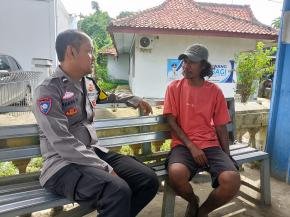 Bhabinkamtibmas Desa Pisangsambo melaksanakan Sambang dan Silaturahmi kepada masyarakat Binaannya
