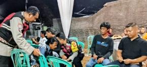 Polsek Rawamerta Gelar Patroli KRYD di Lokasi Hajatan Pernikahan, Sampaikan Imbauan Kamtibmas kepada Warga