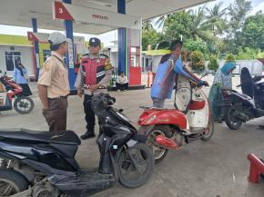 Rutin Laksanakan Patroli di objek vital, Polisi Polsek Tempuran sampaikan pesan kamtibmas ke karyawan