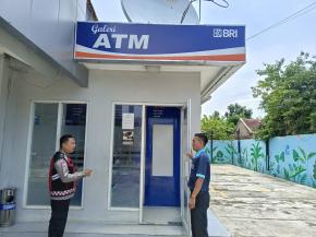 Upaya Pastikan Objek Vital dalam Keadaan Aman, Personil Polsek Tempuran laksanakan Patroli siang hari ke perbankan Wilkum kecamatan Tempuran.