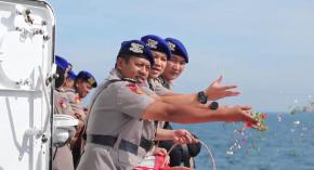 HUT Polairud ke-75, Kakor Polairud Tabur Bunga di Laut Jakarta