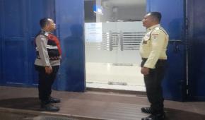 Aipda Agus Personel Polsek Lemahabang Laksanakan Patroli KRYD Malam Di Obyek Vital