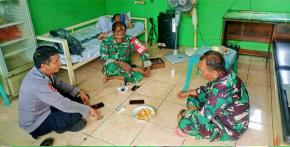 Perkuat Sinergitas TNI-Polri, Bhabinkamtibmas Polsek Rengasdengklok, Laksanakan Silaturahmi Ke Makoramil 0404/Rdk