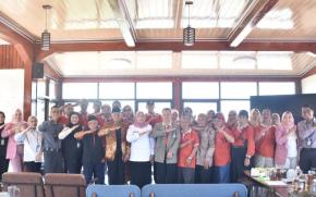 Berikan Motivasi & Sosialisasikan KTA Anggota PWRI, Wabup Kuningan Tuti Andriani Minta Pensiunan Tetap Berkarya