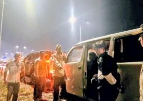 Bupati Karawang Pergoki Pembuang Sampah Liar, Lima Pekerja Dibina Satpol PP