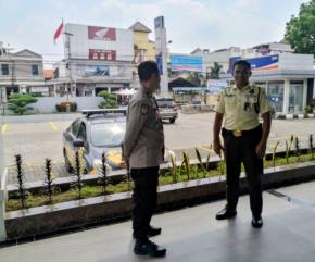 Patroli Siang Polsek Cikampek Pesan Kantibmas Security BRI Cabang Cikampek Waspada C3