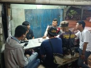 Bhabinkamtibmas Polsek Telagasari Sebar Himbauan Pencegahan Kenakalan Remaja di Desa Binaan