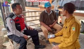 Patroli Dialogis Bhabinkamtibmas Polsek Lemahabang Imbau Warga Desa Kedawung Untuk Tetap Pertahankan Kamtibmas