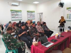 Bhabinkamtibmas Desa Anggadita Hadiri Rapat Logmin di Puskesmas Desa Anggadita