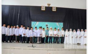 Ketua Ikatan Persaudaraan Haji Indonesia (IPHI) Jawa Barat Kukuhkan Pengurus IPHI Kota Sukabumi 2025-2030