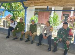 Bhabinkamtibmas Desa Pisangsambo bersama Babinsa Desa Pisangsambo tingkatkan Sinegritas TNI-Polri dalam menjaga Kamtibmas
