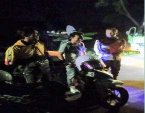 Cegah Pekat dan Edukasi Masyarakat,Personil Polsek Tegalwaru Patroli Dinihari di Jalan Baru Sangkuriang Loji