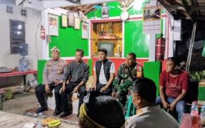 Kapolsek Klari Bersama Muspika Melaksanakan Monitoring Pos Kamling Di Wilayah Hukum Klari