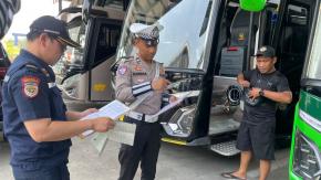 Ops Lilin Lodaya 2025, Satlantas Polres Karawang Rutin Tingkatkan Kegiatan Ramp Check Otobus