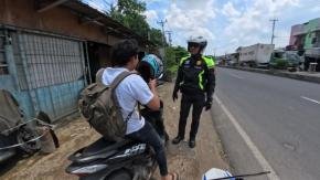 Kurangi Angka Pelanggaran Lalu Lintas, Satlantas Polres Karawang Laksanakan Patroli Simpatik