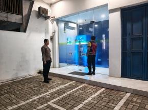 Patroli Malam Polsek Klari Sambangi Security Bank BJB, Cek Kondusifitas ATM Dalam Rangka Ciptakan Rasa Aman