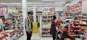 Terus Lakukan Giat Patroli Perekat Supermarket Alfamart Gempol Guna Antisipasi Kejahatan