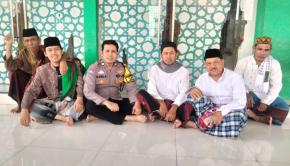 Bhabinkamtibmas Polsek Klari Ngawangkong Kamtibmas Bersama Tokoh Agama Desa Walahar