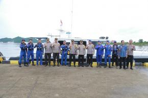 Kapolda NTB Pimpin Patroli Laut di Sekotong, Pastikan Perairan Aman Jelang Tahun Baru 2026