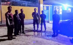 Ciptakan Keamanan, Samapta Polsek Klari Patroli Malam dan Sapa Warga Desa Sumurkondang