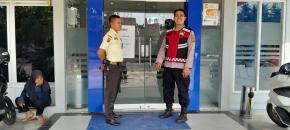 Guna Antisifasi C3 dan Guankamtibmas, Personil Polsek Tempuran Res Karawang Periksa Fasilitas Perbankan Siang hari.