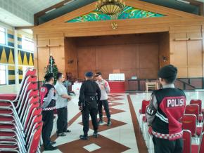 Polres Karawang Pastikan Keamanan Ibadah Natal, Pospam Dawuan Siaga Penuh dalam OPS Lilin Lodaya 2025