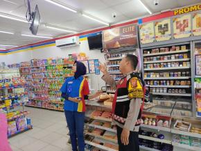 Lakukan Patroli Rutin Pertokoan Diwilayah Hukum Polsek Tempuran, Personil Laksanakan dengan Penuh ketelitian Guna antisipasi Guankamtibmas.