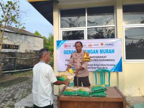 Polsek Batujaya Polres Karawang melaksanakan Kegiatan Gerakan Pangan Murah (GPM) di Mapolsek Batujaya